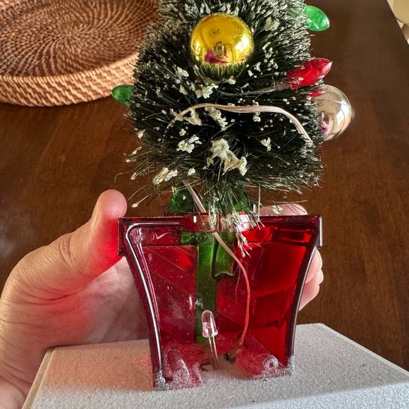 Pair of mini tree stocking hangers - Picture 7 of 8